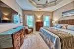Master Bedroom Suite on Main Floor w King Bed & Premium Mattress